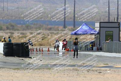 media/Apr-10-2022-SoCal Trackdays (Sun) [[f104b12566]]/Turn 2 (1135am)/